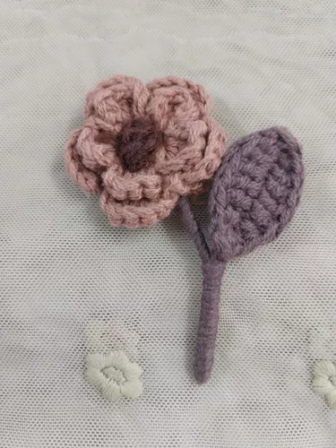 Miss Rose Sister Violet Garden Brooch - Clay